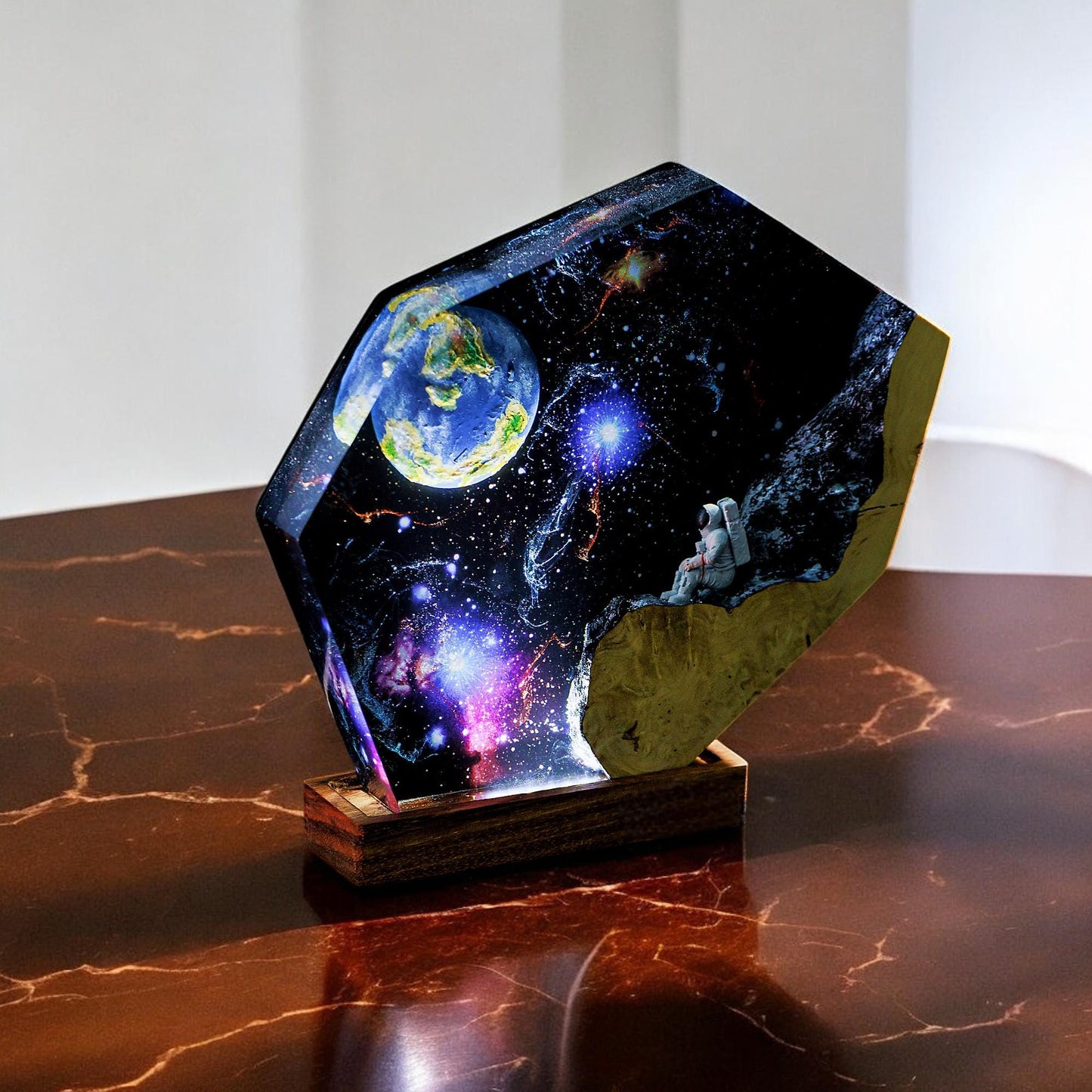Galaxy astronaut Resin Lamp, Lamp custom resin, epoxy resin lamp, night light wood