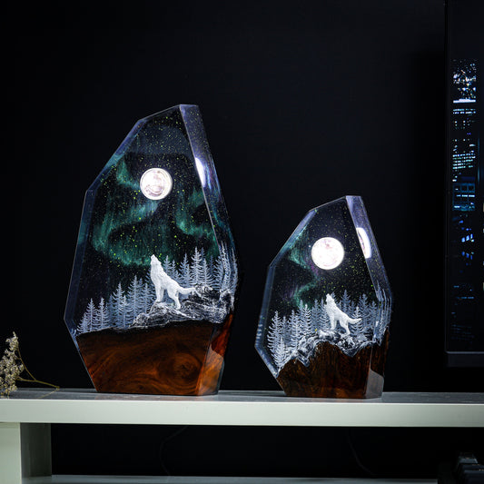 Howling Wolf in Hunter Moon Night Lamp – Aurora Borealis Resin Light