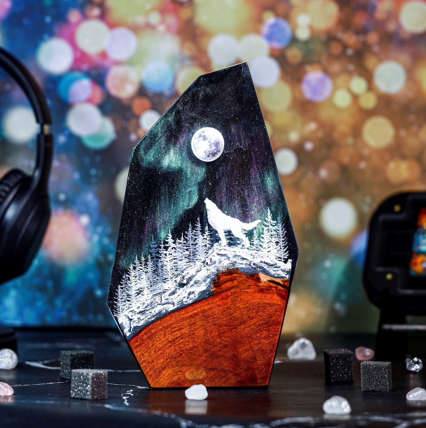 Howling Wolf in Hunter Moon Night Lamp – Aurora Borealis Resin Light