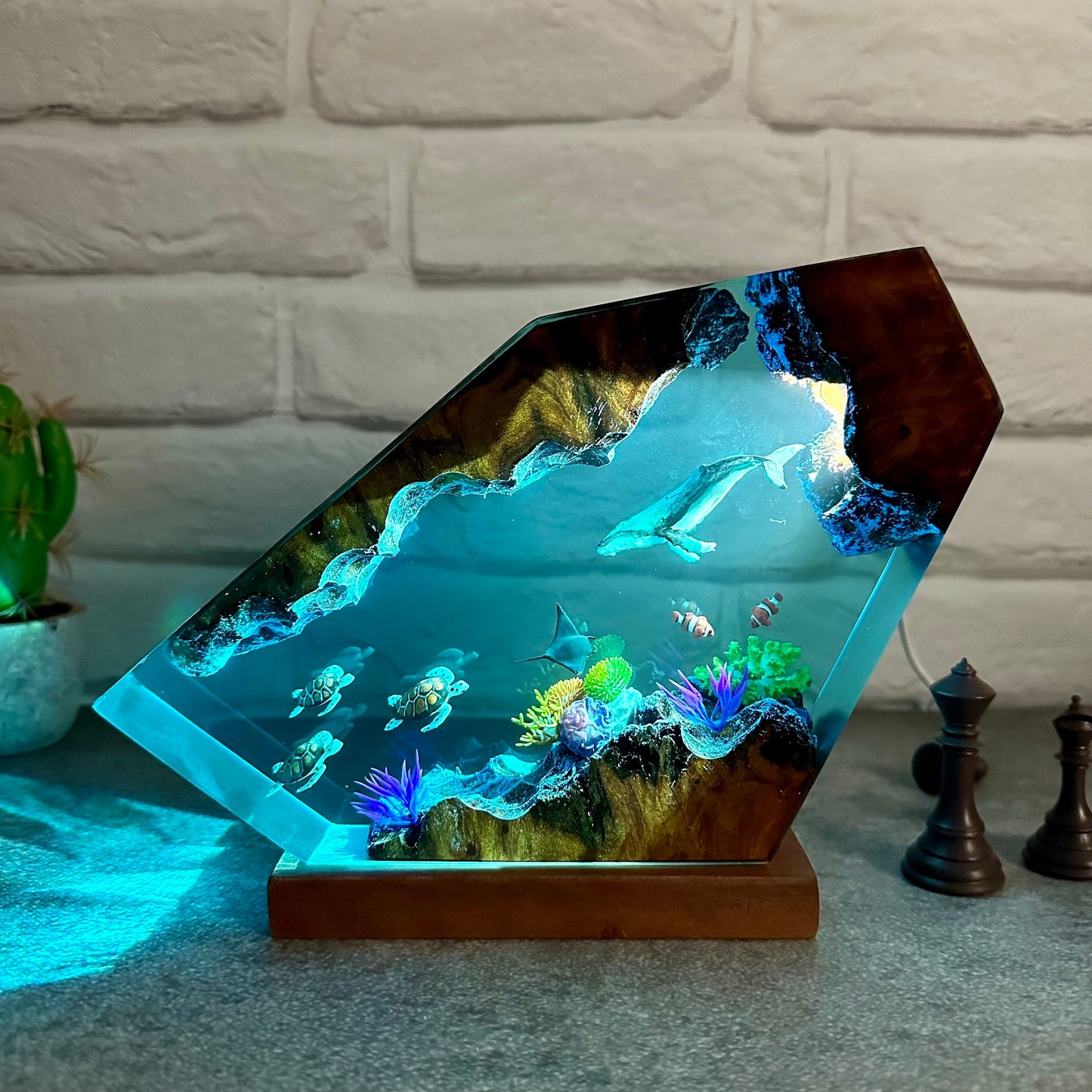 Giant Humpback Whale resin lamp, turtles resin night light, table set up decor, room decor
