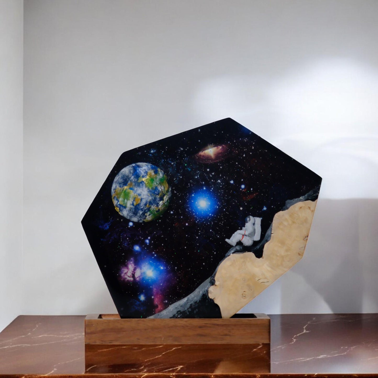 Galaxy astronaut Resin Lamp, Lamp custom resin, epoxy resin lamp, night light wood