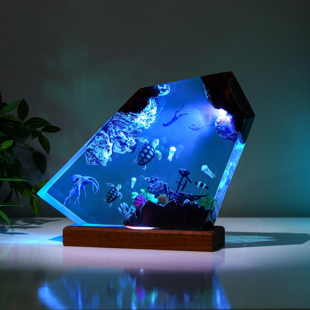 Ocean Diorama Diamond Lamp