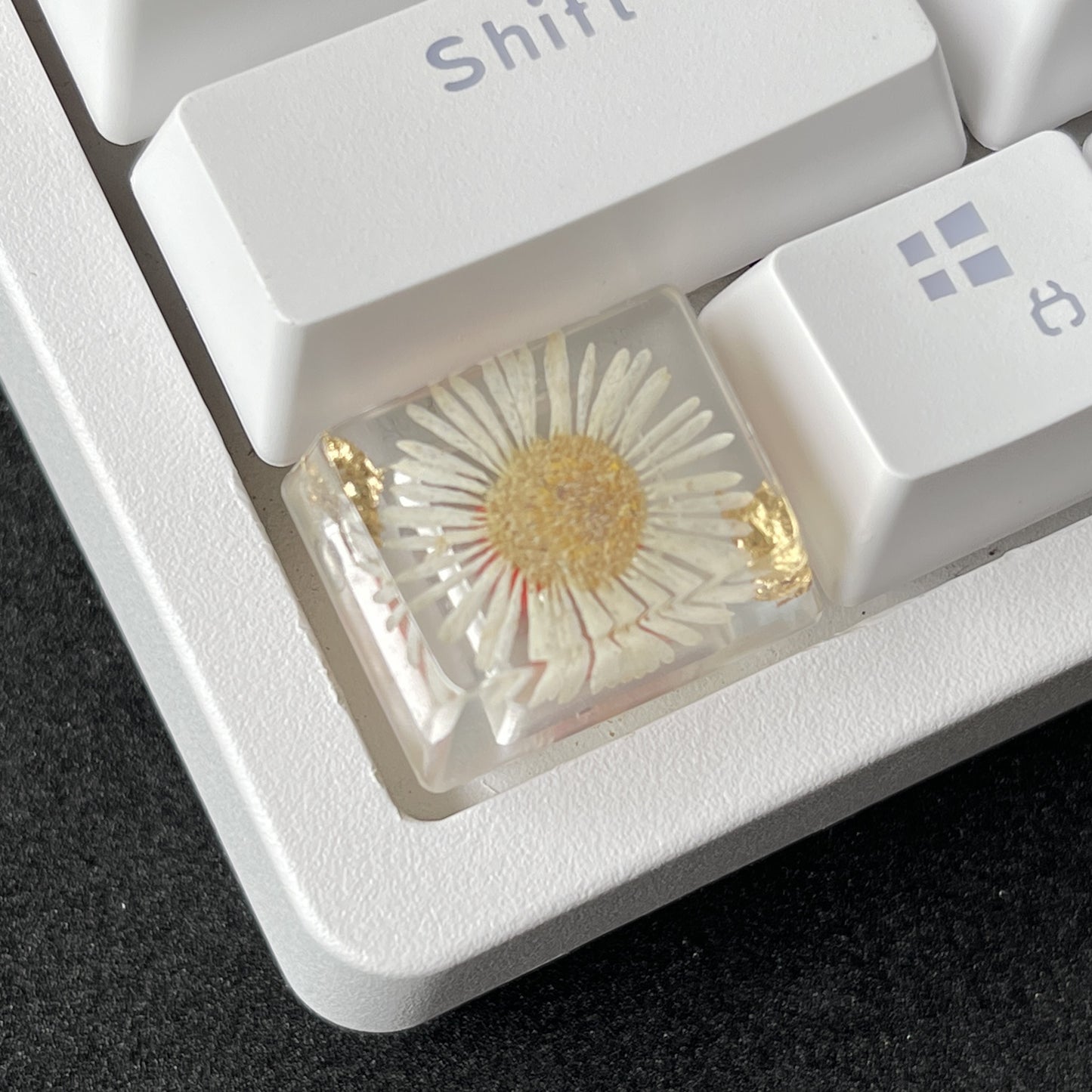 Custom White Flower Resin Keycaps