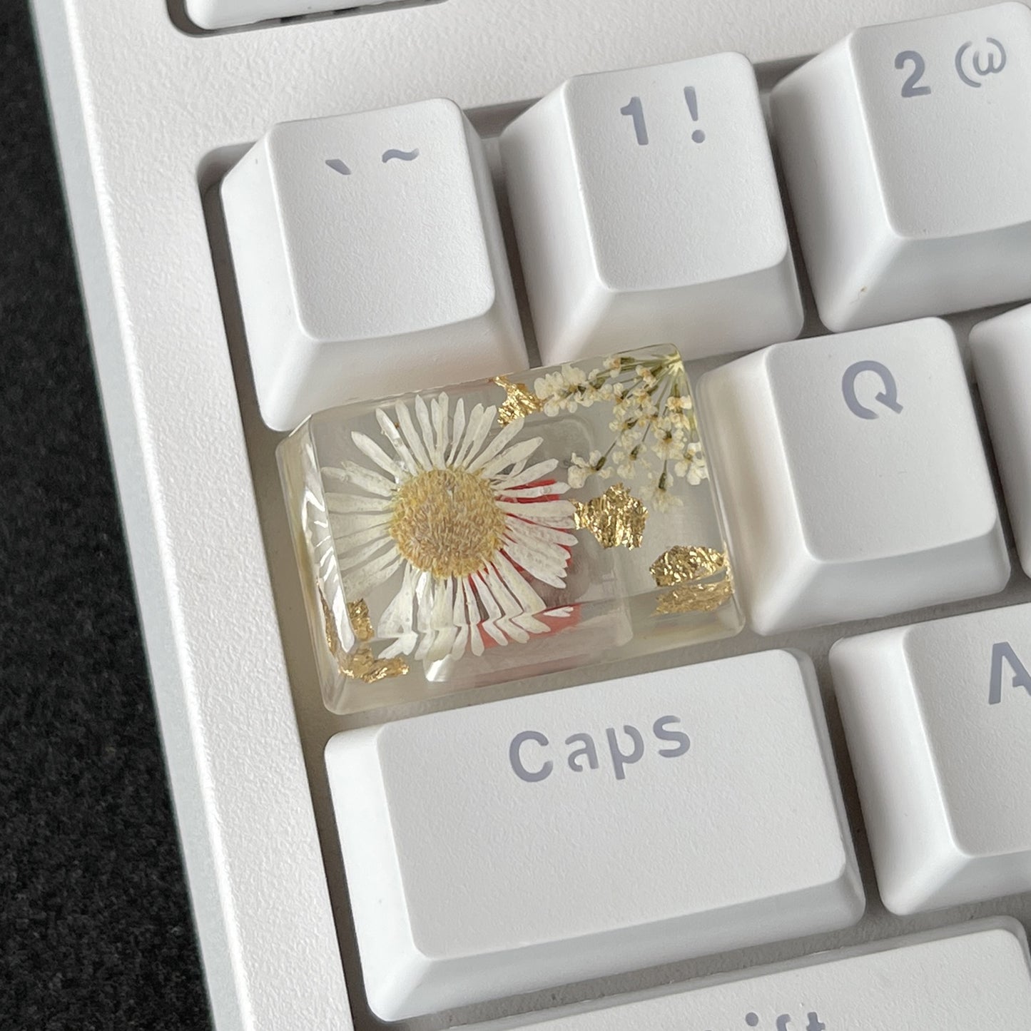 Custom White Flower Resin Keycaps