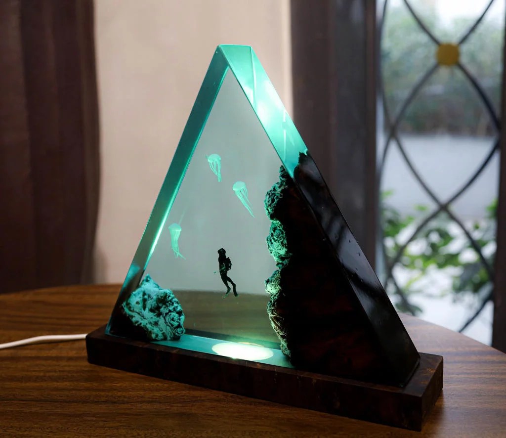 Lone Diver & Jellyfish Pyramid Lamp