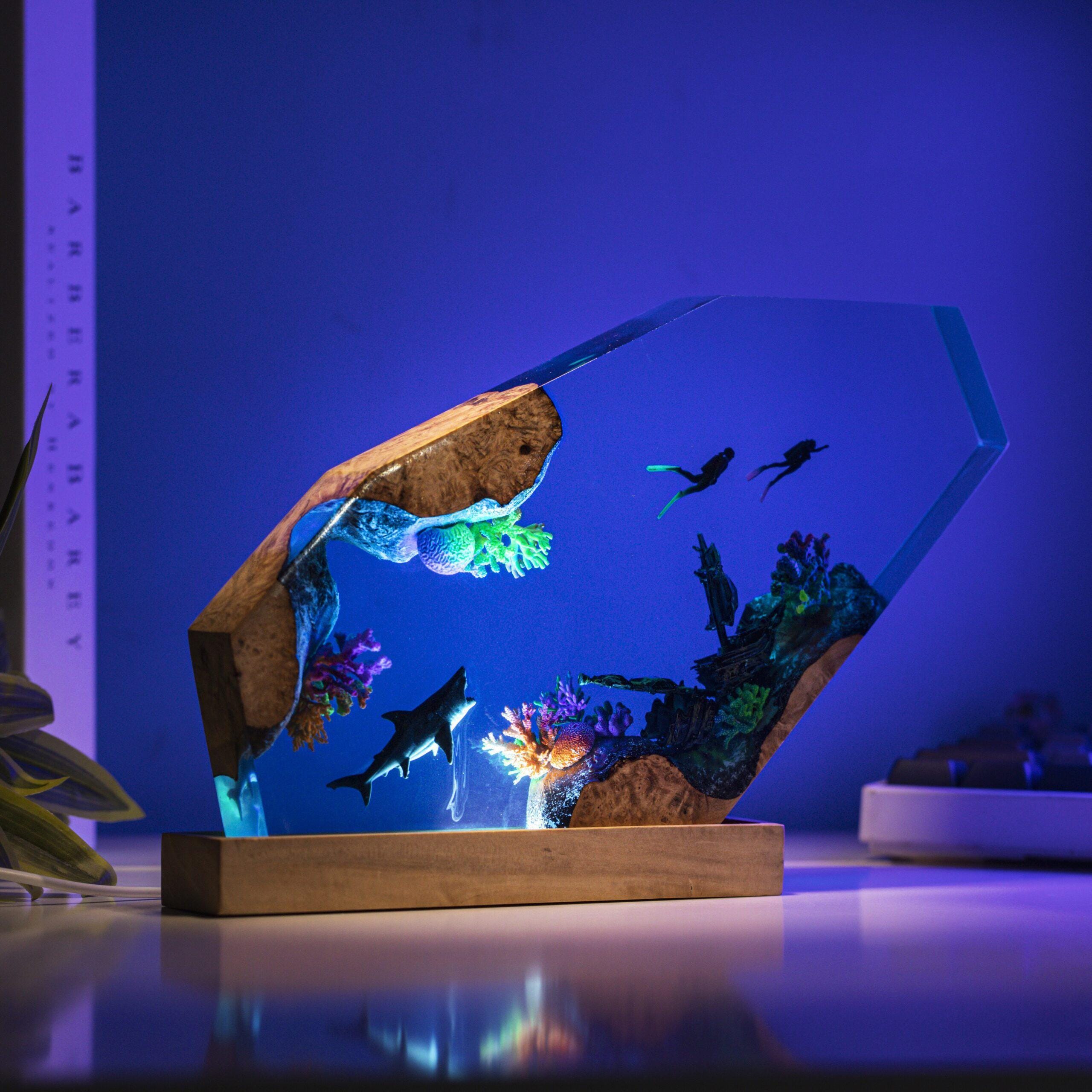 Shark & Diver Reef Diamond Lamp