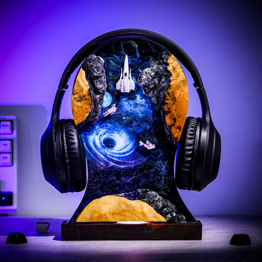 Black Hole Astronaut Headphone Stand