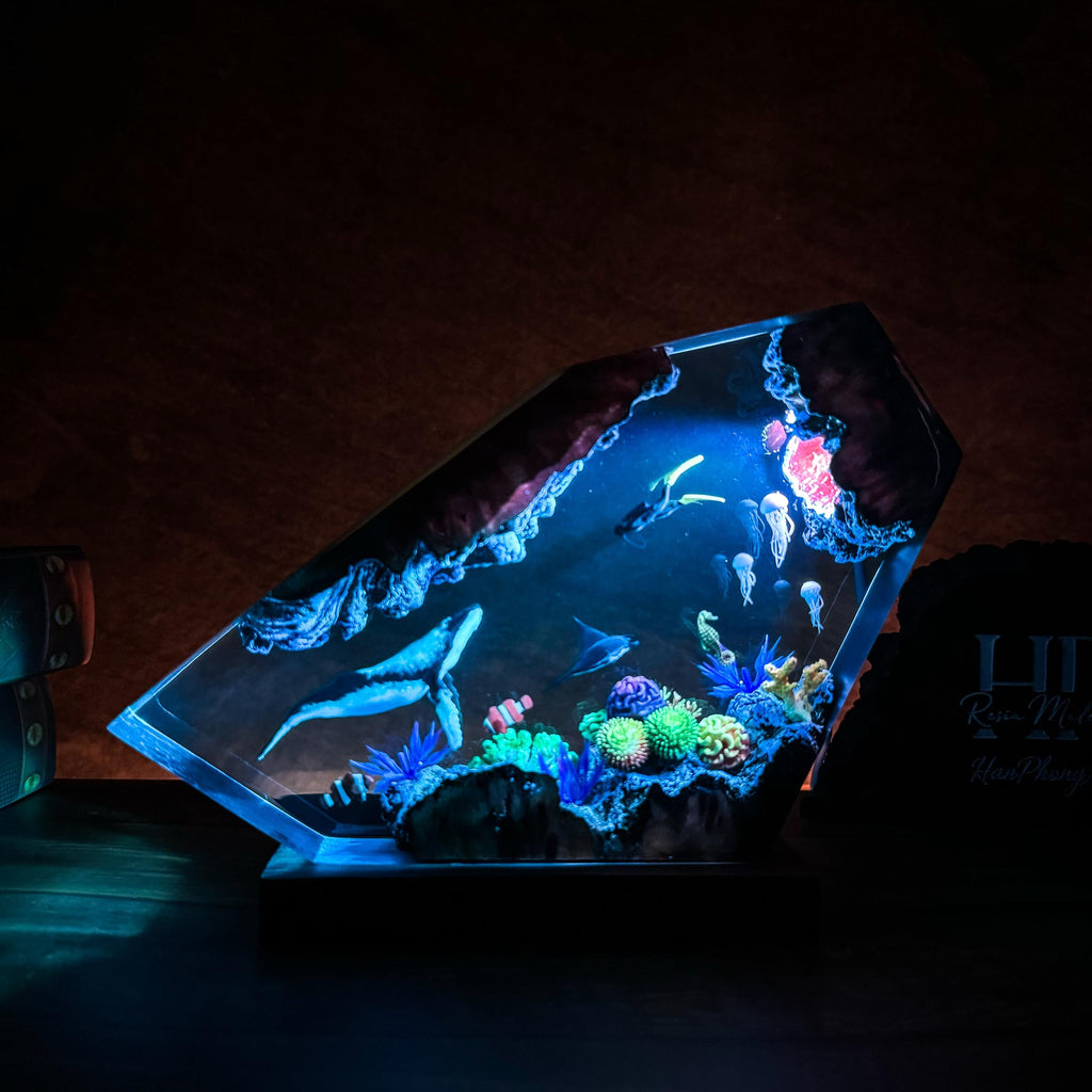 Humpback Whale & Coral Reef Diamond Lamp