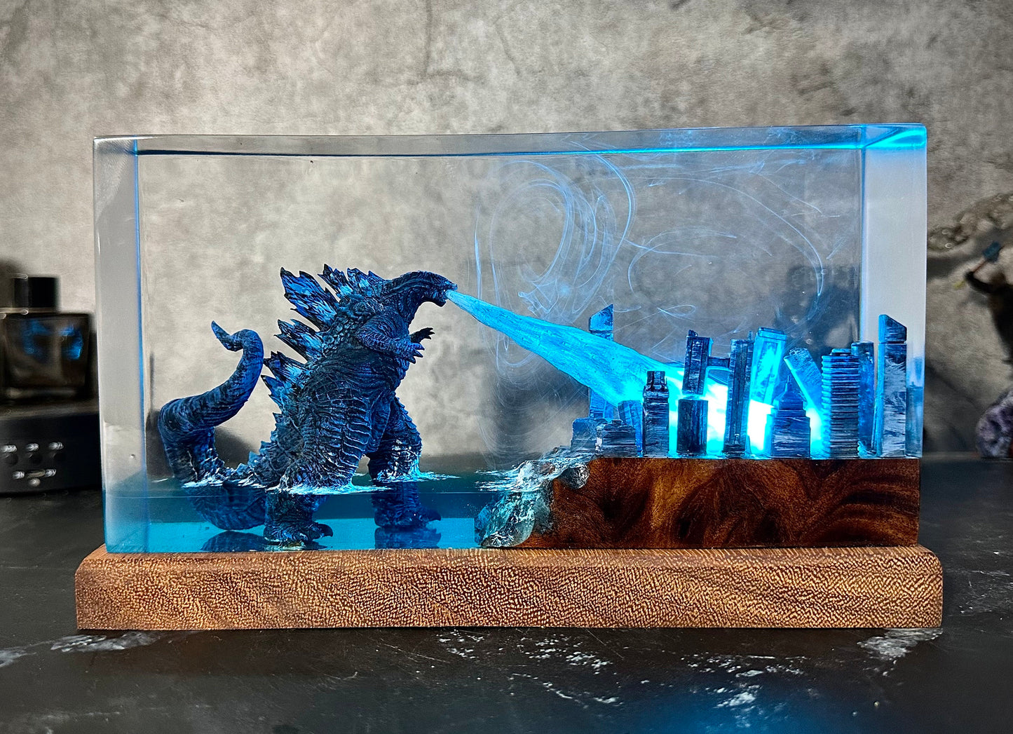 GZ Monster resin lamp