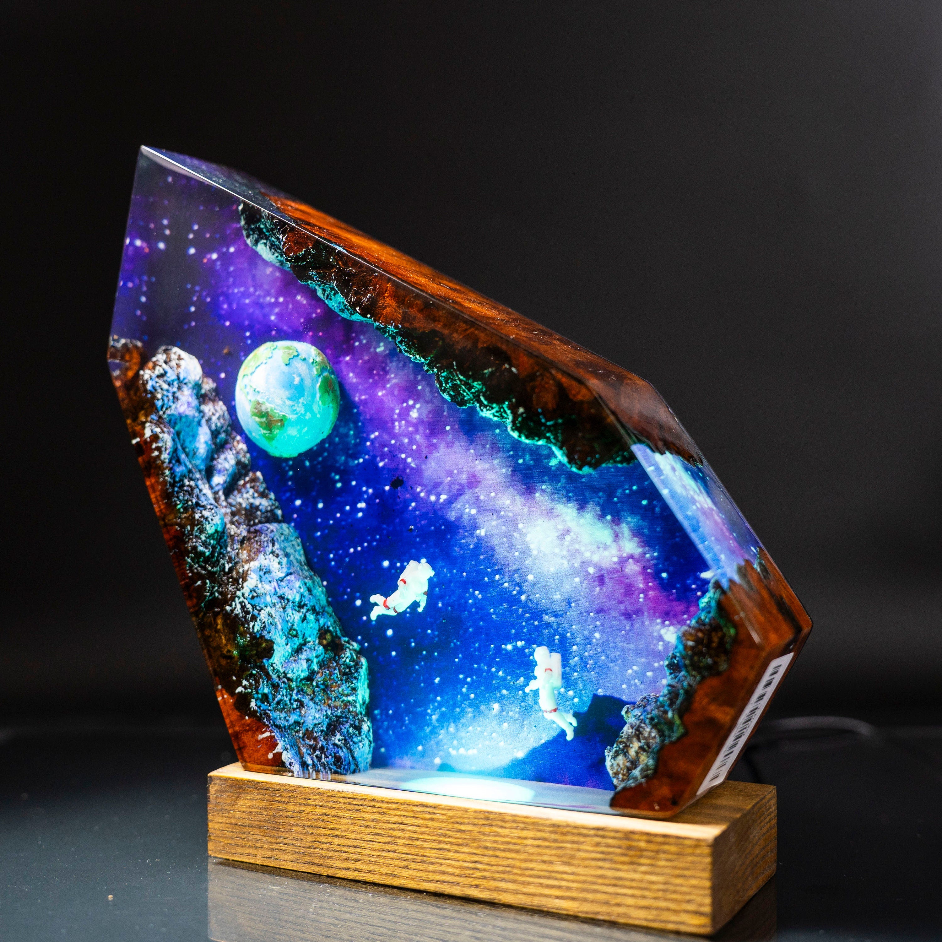 Earth & Astronauts Galaxy Lamp