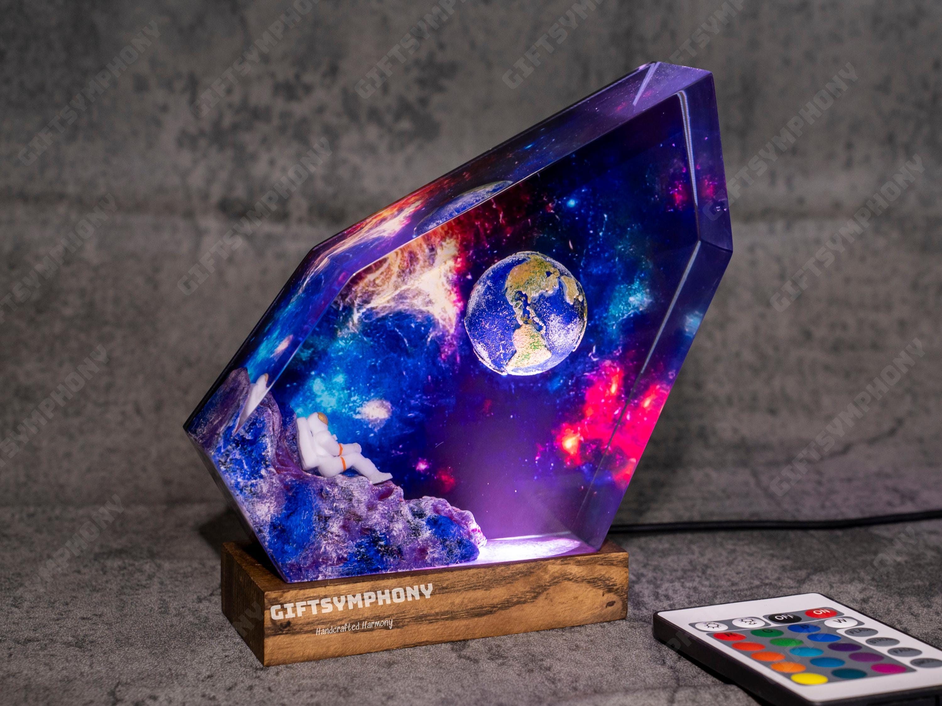 Earth & Astronauts Galaxy Lamp
