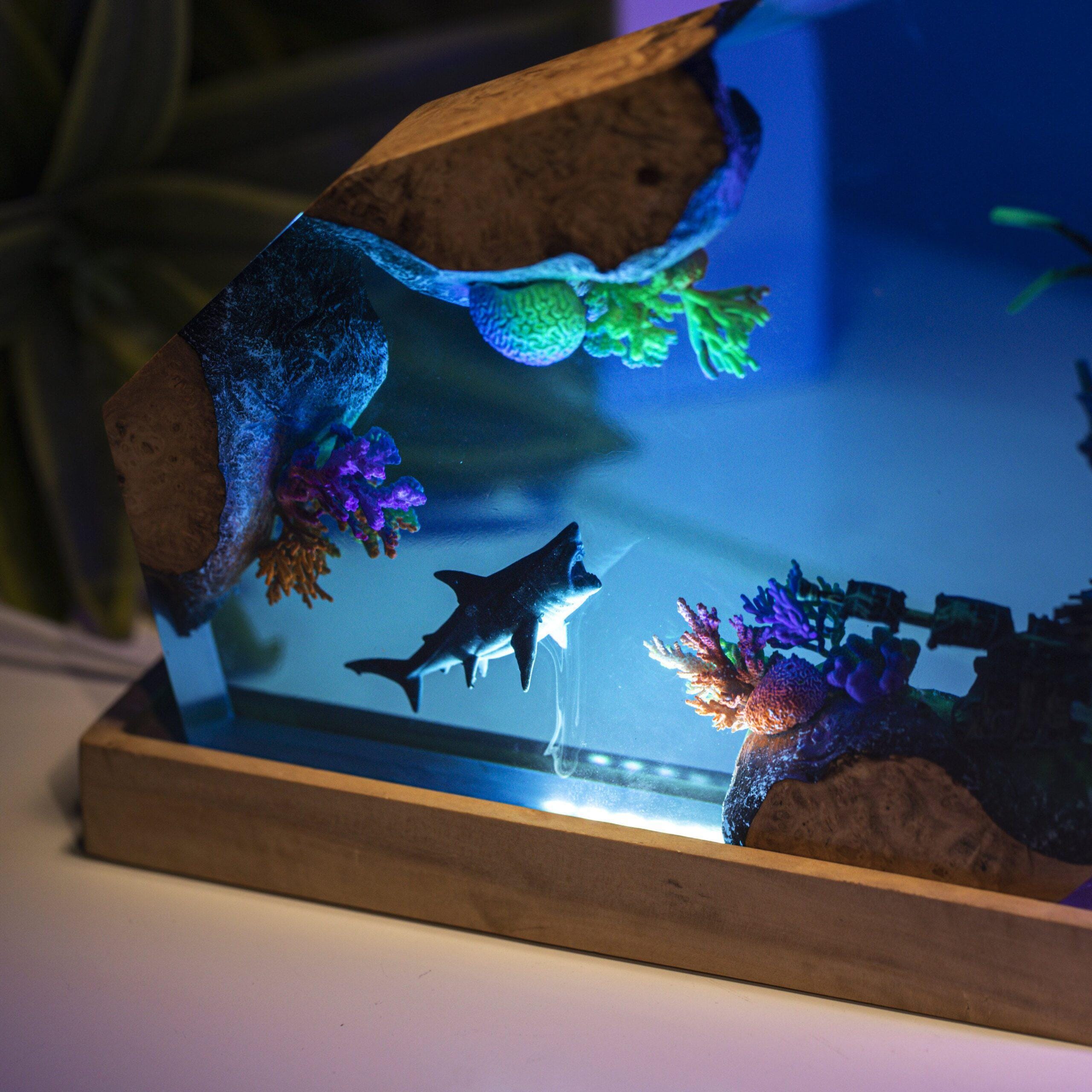 Shark & Diver Reef Diamond Lamp