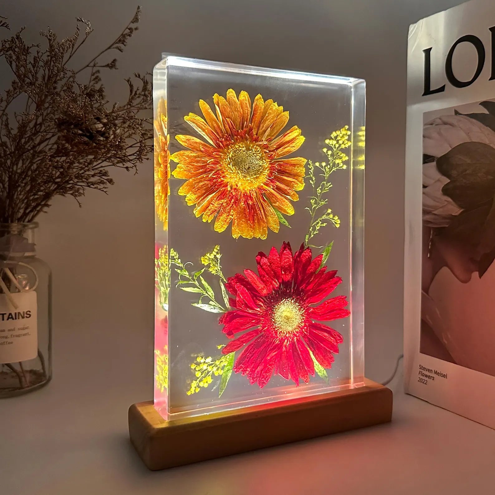 Double Gerbera Resin Lamp