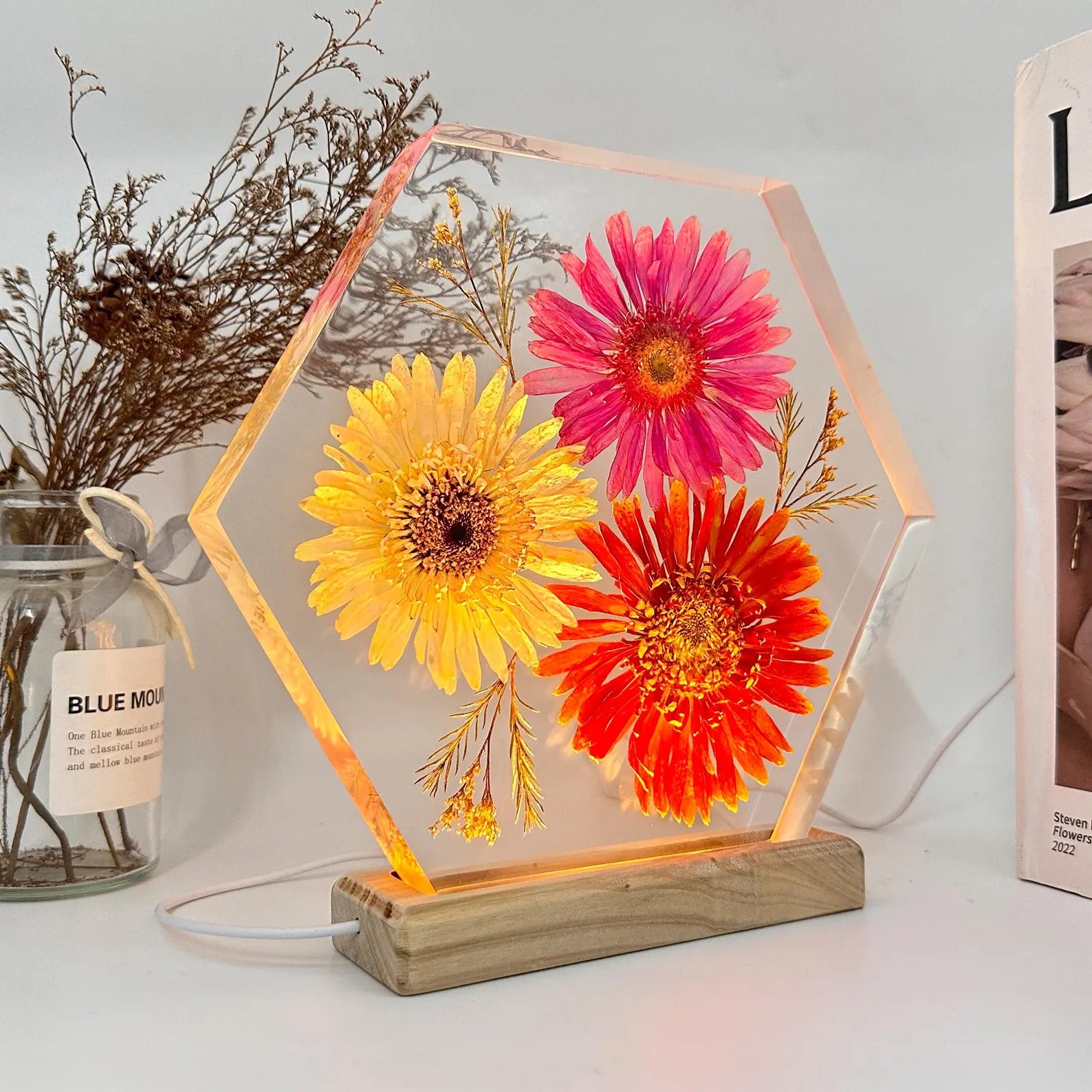 Gerbera Flower Resin Lamp