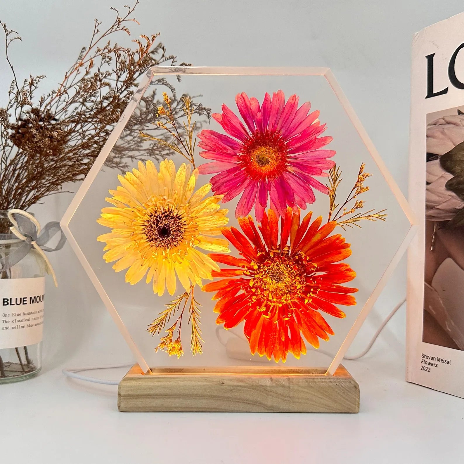 Gerbera Flower Resin Lamp