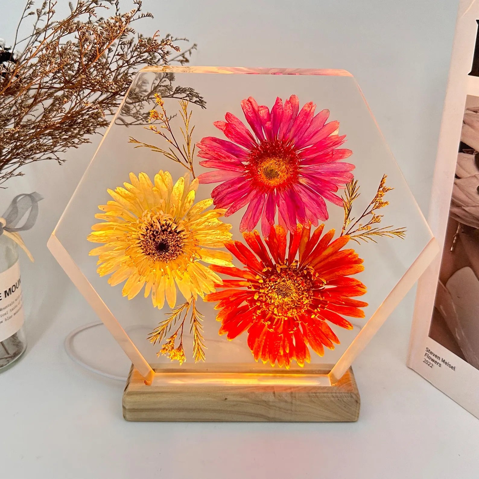 Gerbera Flower Resin Lamp