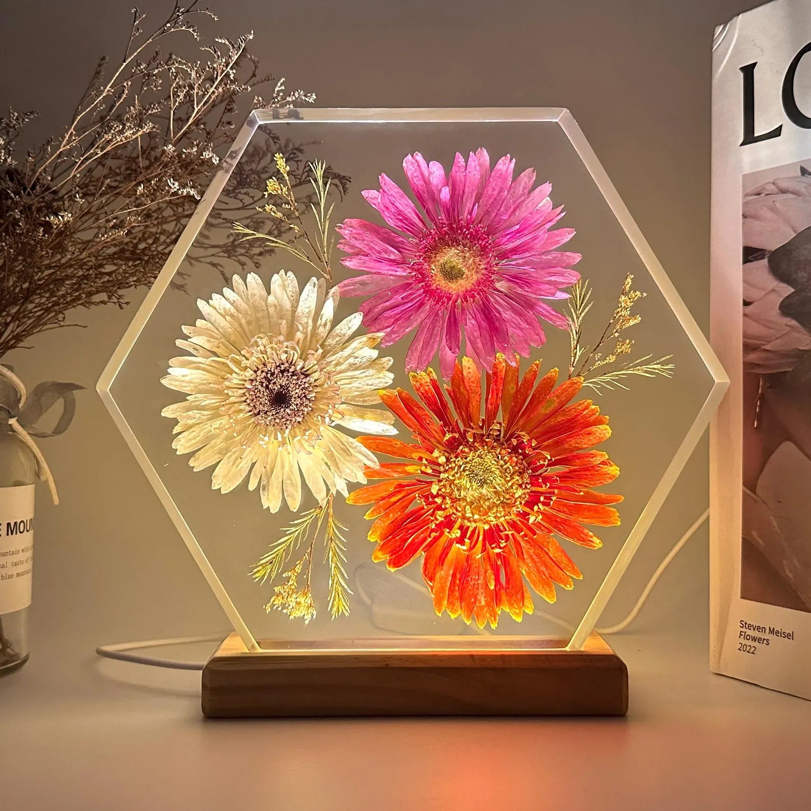 Gerbera Flower Resin Lamp