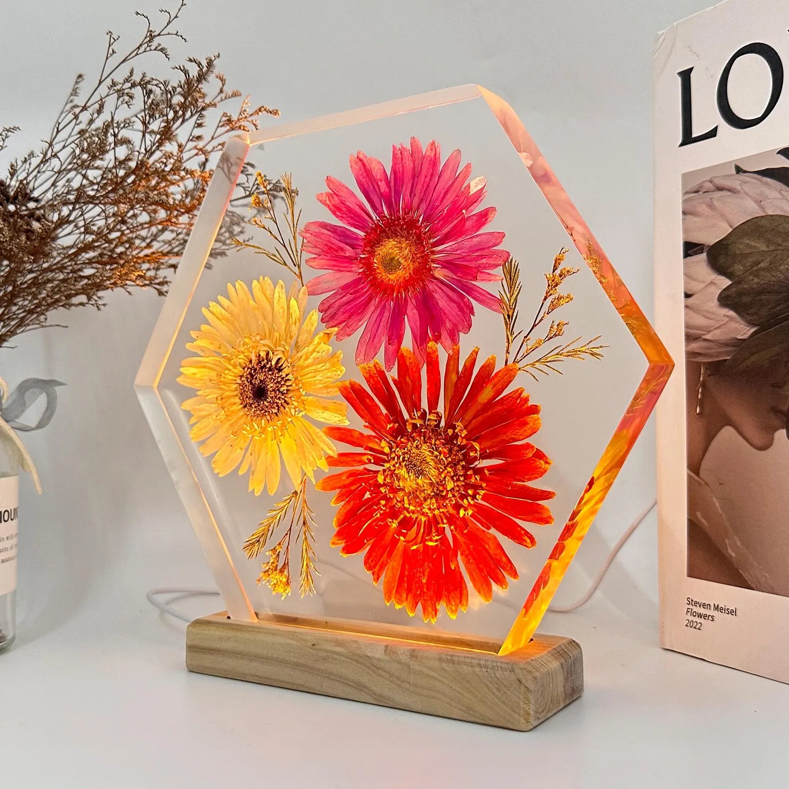 Gerbera Flower Resin Lamp